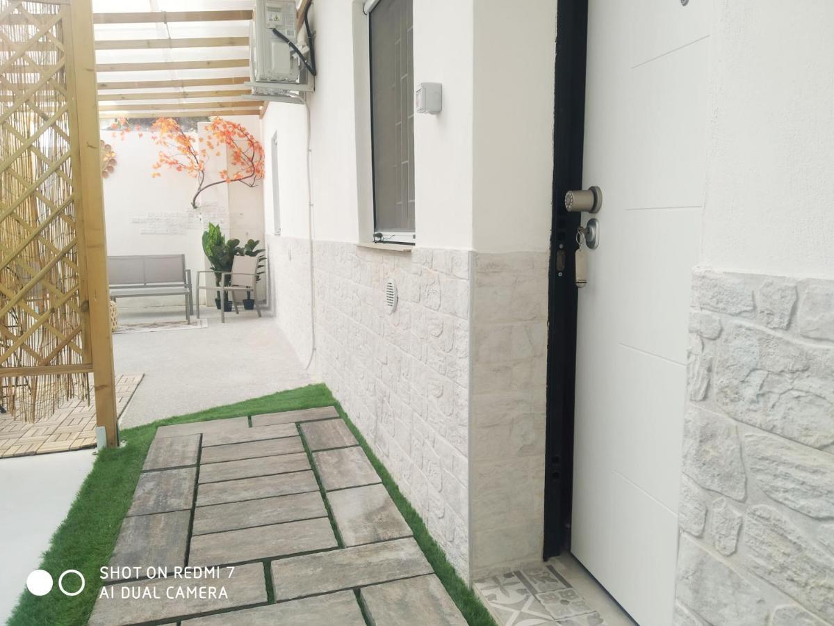 Aurisa Apartment Bari Exterior foto